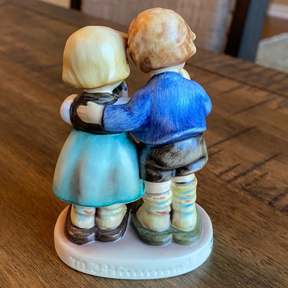 We Congratulate Hummel - Picture 4 of 8